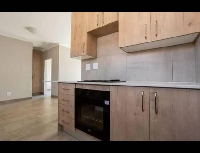 2 BEDROOM HOUSE FOR SALE IN PROTEA GLEN EXT